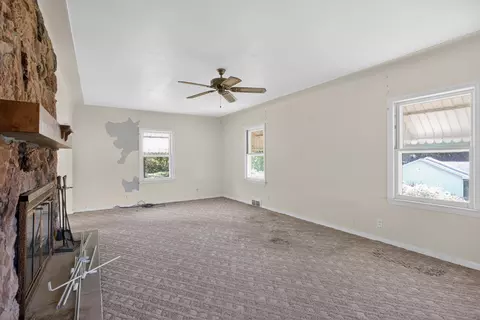 Living - 2627 Cooper St, Jackson, MI 49201 photo 9 of 9