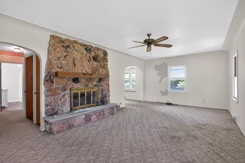 Living - 2627 Cooper St, Jackson, MI 49201 photo 8 of 9