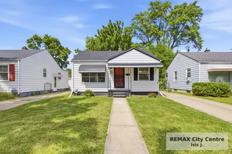 18985 Woodland St, Harper Woods, MI 48225