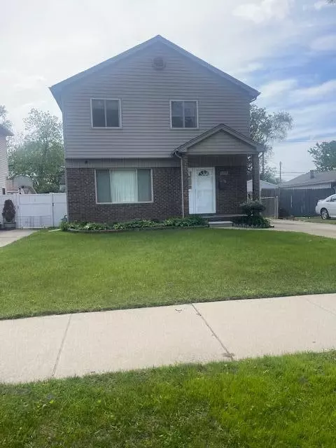 8303 Lenore St, Dearborn Heights, MI 48127