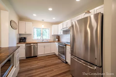 Kitchen - 7170 Spring St, Alanson, MI 49706 photo 3 of 5