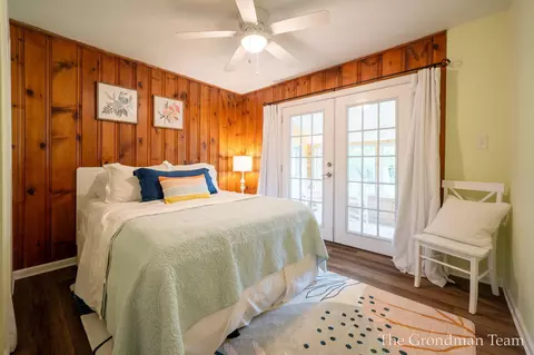 Bedroom - 7170 Spring St, Alanson, MI 49706 photo 4 of 10