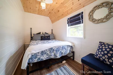 Bedroom - 7170 Spring St, Alanson, MI 49706 photo 8 of 10