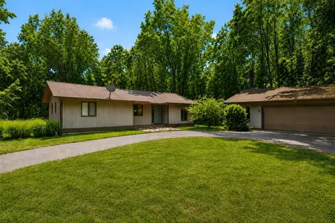 4736 Burton St SE, Grand Rapids, MI 49546