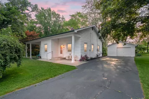 205 Sassafras St, Coloma, MI 49038
