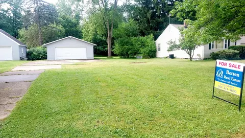 924 Parchmount Ave, Kalamazoo, MI 49004