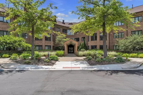 2115 Nature Cove Ct #108, Ann Arbor, MI 48104