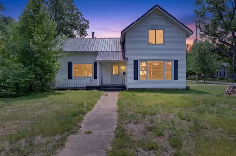 736 W Green St, Hastings, MI 49058