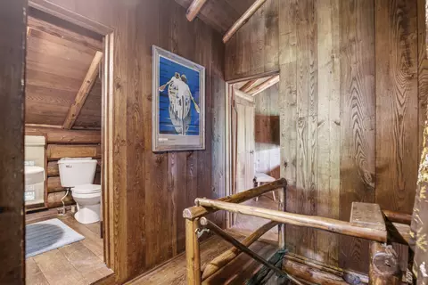 Entry Way - 6378 S Mac Rd, Baldwin, MI 49304 photo 6 of 8