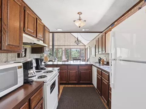 Kitchen - 6378 S Mac Rd, Baldwin, MI 49304 photo 3 of 6