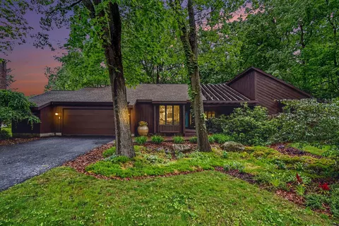 7606 Leyton Dr SE, Ada, MI 49301