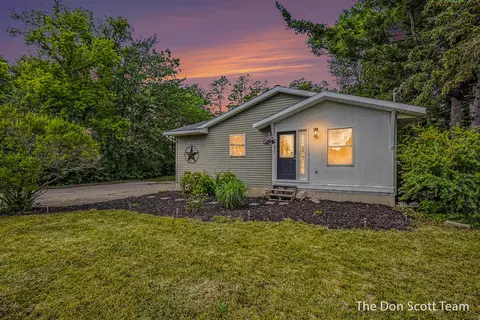 2911 5 Mile Rd NE, Grand Rapids, MI 49525