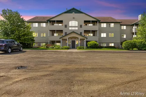 8621 S Jasonville Ct SE #162, Caledonia, MI 49316