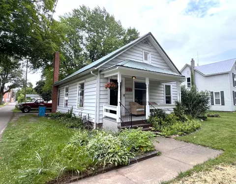 229 5th St, Burr Oak, MI 49030