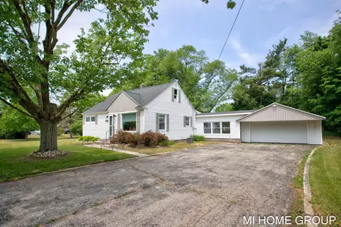 14581 Riley St, Holland, MI 49424