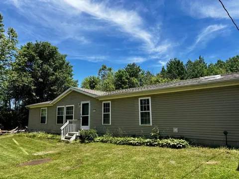 1281 64th St, Fennville, MI 49408