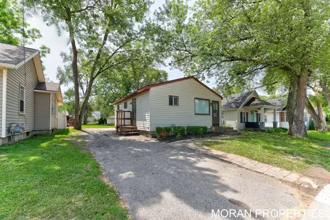 248 Himes St SE, Wyoming, MI 49548