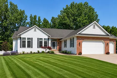 3393 Breton Valley Dr SE, Grand Rapids, MI 49512