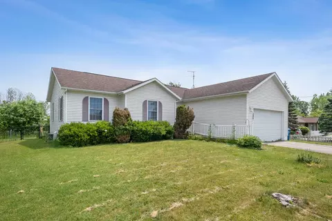 340 64th Ave N, Coopersville, MI 49404