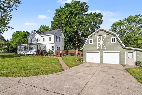 2175 E Hinchman Rd, Berrien Springs, MI 49103