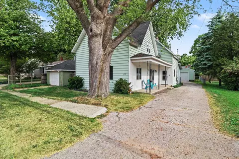 1212 24th St, Manistee, MI 49660