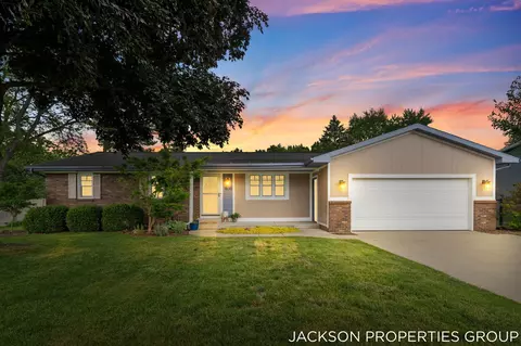 1630 Forest Hill Ave SE, Grand Rapids, MI 49546