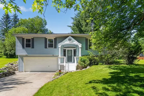 1417 Larkwood Dr, Dewitt, MI 48820