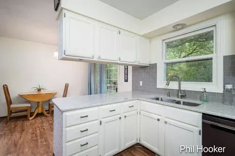 Kitchen - 5797 Ivan Rd, Saranac, MI 48881 photo 2 of 3