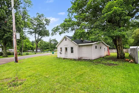 2997 Middle Lake Rd, Twin Lake, MI 49457