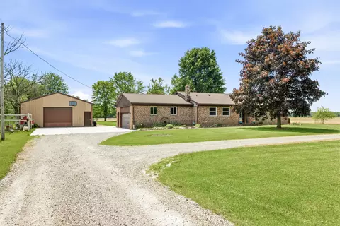 8149 Rattle Run Rd, Columbus, MI 48063