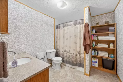 Bath - 4717 E Fillmore Rd, White Cloud, MI 49349 photo 3 of 4