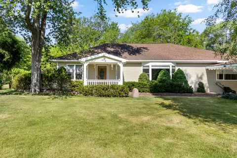 18568 Williamsville Rd, Gregory, MI 48137