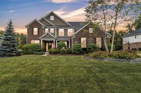 8377 Lindsey Ln, Canton, MI 48187