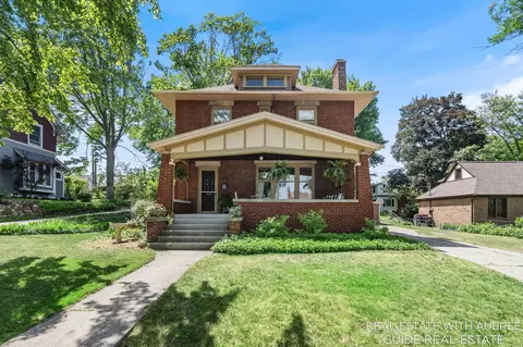 16 E 23rd St, Holland, MI 49423