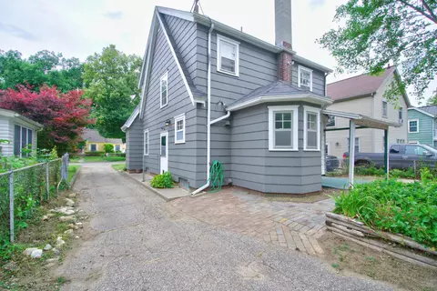 Exterior - 1109 S Webster St, Jackson, MI 49203 photo 6 of 7