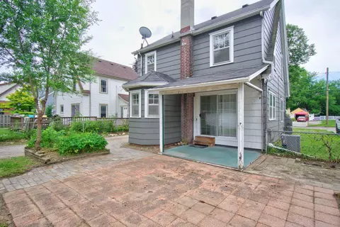Exterior - 1109 S Webster St, Jackson, MI 49203 photo 4 of 7