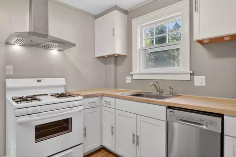 Kitchen - 1109 S Webster St, Jackson, MI 49203 photo 2 of 3