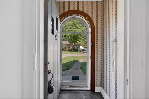 Entry Way - 1109 S Webster St, Jackson, MI 49203 photo 1 of 5
