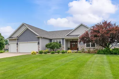 5420 Farallon Dr, Kalamazoo, MI 49009