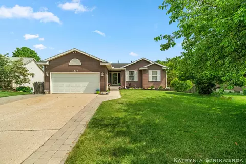 1127 Mulligan Ct SW, Wyoming, MI 49509