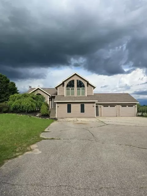15530 Snauble Ave NE, Cedar Springs, MI 49319