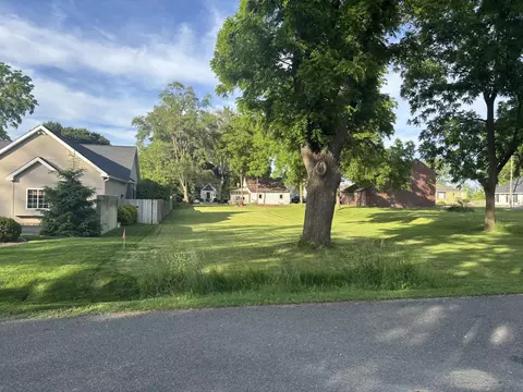 6880 Dutton Ave SE, Caledonia, MI 49316