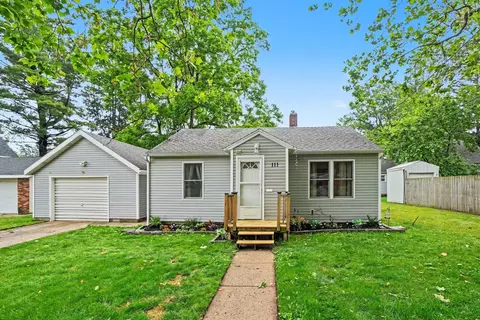 111 Oliver St, Bangor, MI 49013