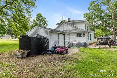 Exterior - 925 E Isham St, Lyons, MI 48851 photo 10 of 13