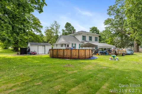 Exterior - 925 E Isham St, Lyons, MI 48851 photo 12 of 13