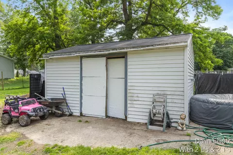 Exterior - 925 E Isham St, Lyons, MI 48851 photo 11 of 13