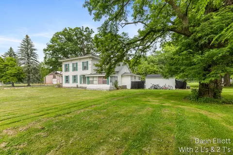 Exterior - 925 E Isham St, Lyons, MI 48851 photo 2 of 13