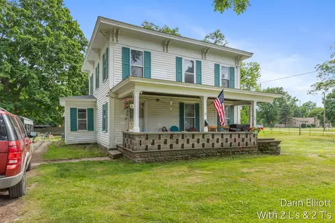 Exterior - 925 E Isham St, Lyons, MI 48851 photo 6 of 13