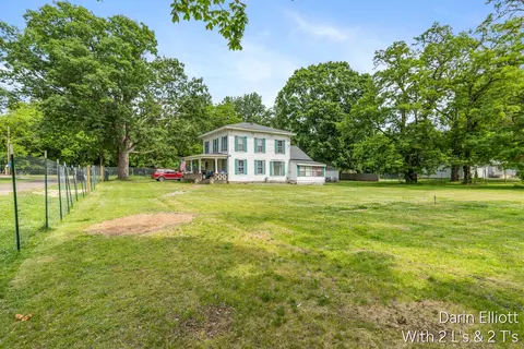Exterior - 925 E Isham St, Lyons, MI 48851 photo 7 of 13