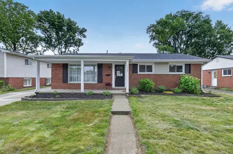 1039 Gault Dr, Ypsilanti, MI 48198